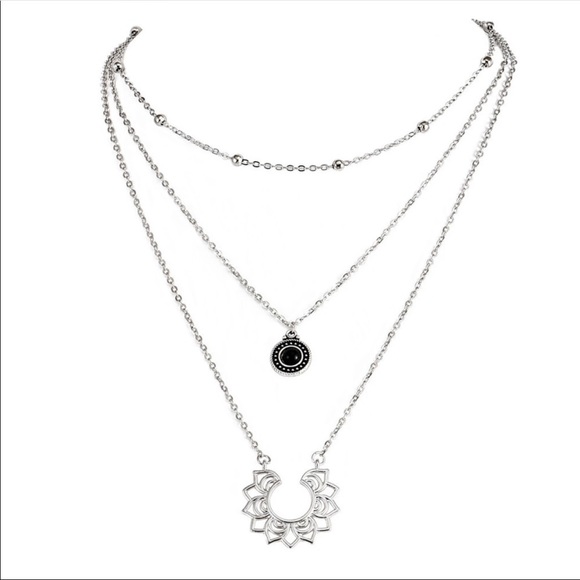 • Halsey • Layered Gypsy Necklace - Picture 2 of 3